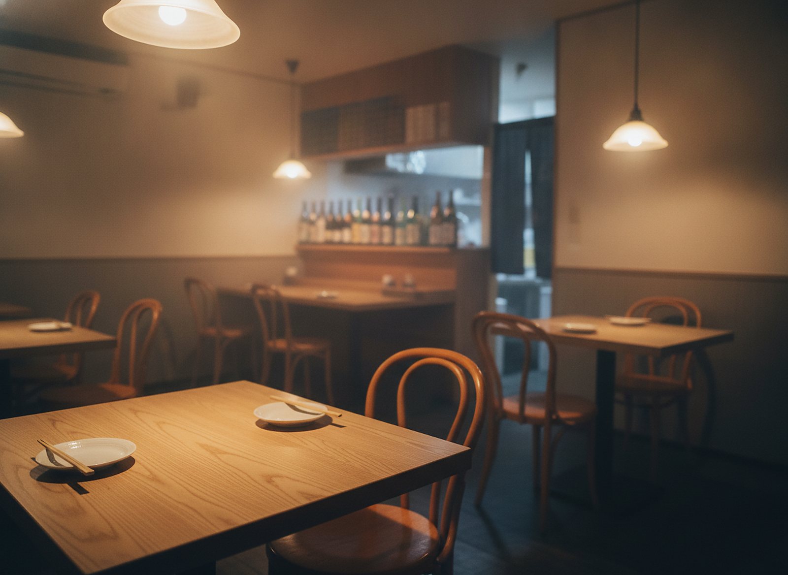 夜の店内